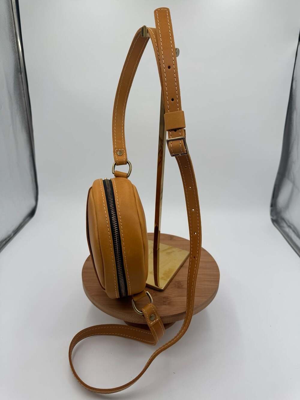 Portland Leather Goods Honey Small Circle Crossbody Full-Grain Leather Bag - Picture 8 of 9